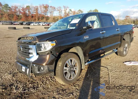 2018 Toyota Tundra 1794 5.7L V8 z USA, uszkodzony, nr VIN 5TFAY5F11JX743334